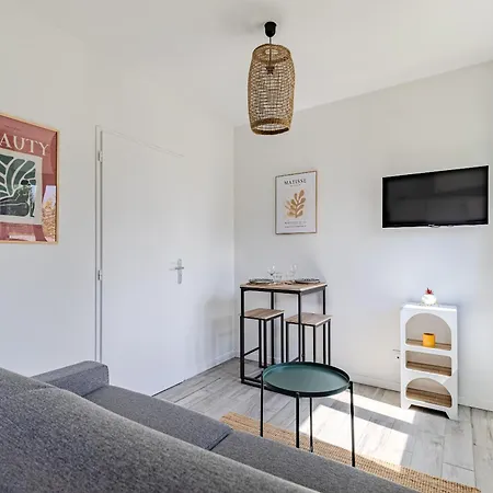 Roosevelt - Parking - Airport 15 Min Apartamento